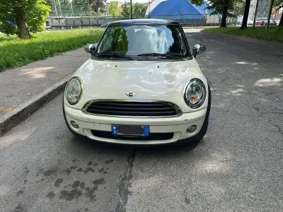 Usata Mini ONE 75 CV (55 kW) 2009 Utilitaria