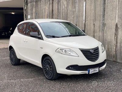 Usata Lancia Ypsilon 85 CV (62 kW) 2014 Bianco Utilitaria