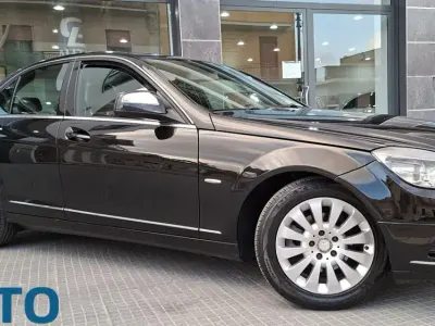 Usata Mercedes C200 Elegance 136 CV (100 kW) 2008 Oro Berlina
