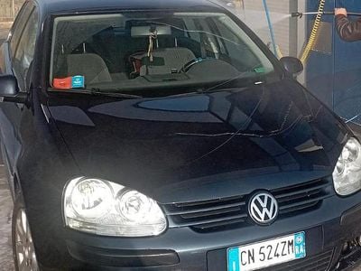 Usata VW Golf IV 105 CV (77 kW) 2003 Blu Berlina