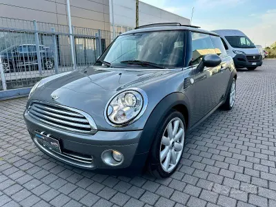 Usado Mini Cooper 122 HP (89 kW) 2010 Cinzento Citadino