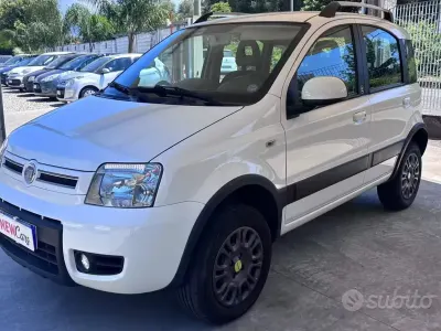 Usata Fiat Panda 4x4 75 CV (55 kW) 2011 Bianco Utilitaria