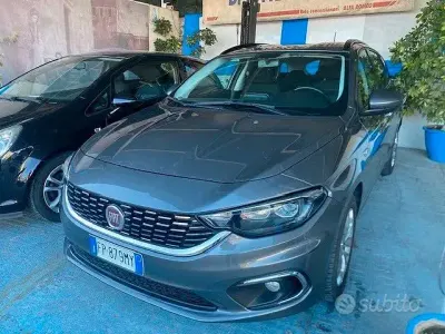 Usata Fiat Tipo Lounge 120 CV (88 kW) 2018 Grigio Station wagon
