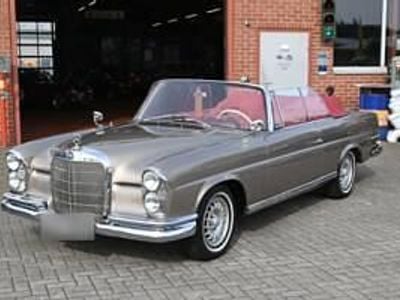 Usata Mercedes 280 SE 160 CV (117 kW) 1967 Oro Cabrio