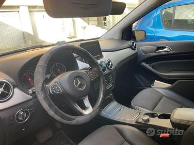 Usata Mercedes B250e 131 kW (179 CV) 2017 Nero Monovolume