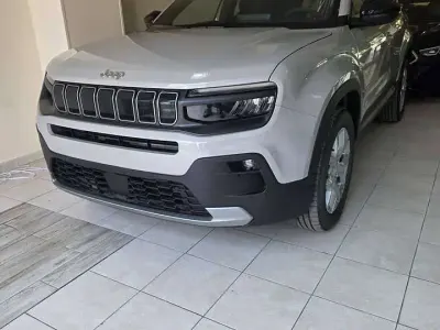 Nuova Jeep Avenger Altitude 101 CV (74 kW) 2025 Stone SUV