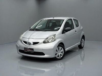 Usata Toyota Aygo Sol 68 CV (50 kW) 2008 Argento Utilitaria