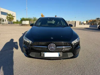 Käytetty Mercedes A180 116 HP (85 kW) 2020 Musta Sedan