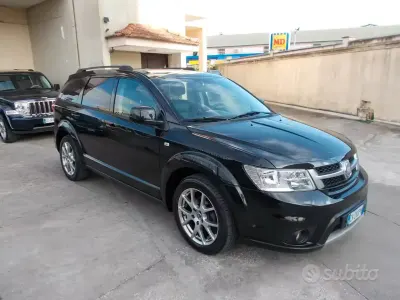 Usata Fiat Freemont Lounge 170 CV (125 kW) 2012 Nero SUV