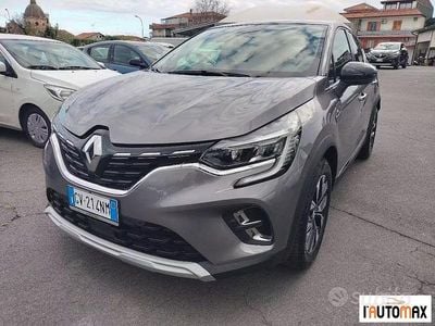 Usata Renault Captur Techno 90 CV (66 kW) 2024 Grigio SUV