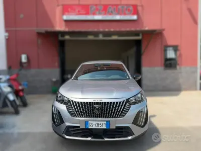 Usata Peugeot 2008 101 CV (74 kW) 2024 Grigio SUV