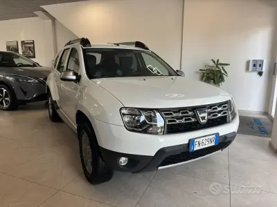 Usata Dacia Duster Lauréate 109 CV (80 kW) 2018 Bianco SUV