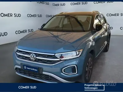 Usata VW T-Roc Style 150 CV (110 kW) 2023 Blu SUV