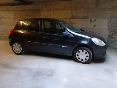 Usata Renault Clio II 75 CV (55 kW) 2007 Berlina