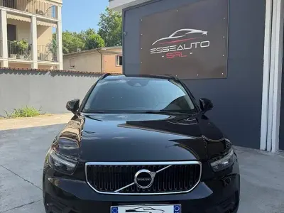Usata Volvo XC40 Momentum 150 CV (110 kW) 2019 Lilla SUV