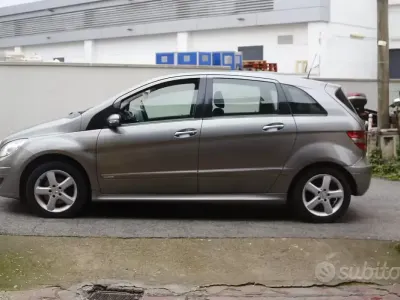 Begagnad Mercedes B200 Chrome 140 HK (102 kW) 2006 Grå Minibuss