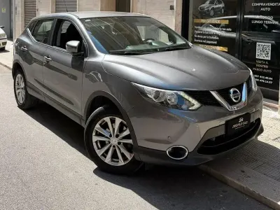 Usata Nissan Qashqai 110 CV (80 kW) 2017 Grigio SUV