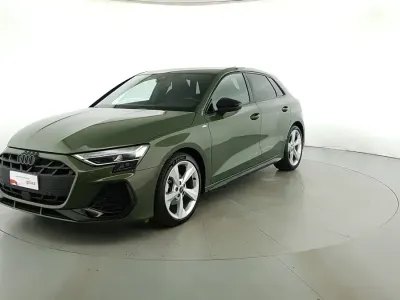 Usata Audi A3 S-Line 116 CV (85 kW) 2025 Verde distretto metallizzato Berlina