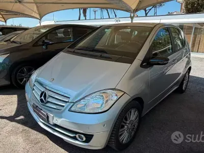 Usata Mercedes A180 Elegance 95 CV (69 kW) 2010 Grigio Berlina