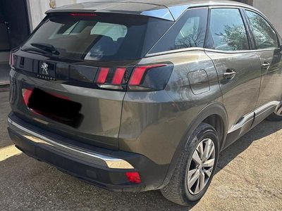 Usata Peugeot 3008 131 CV (96 kW) 2019 Verde SUV