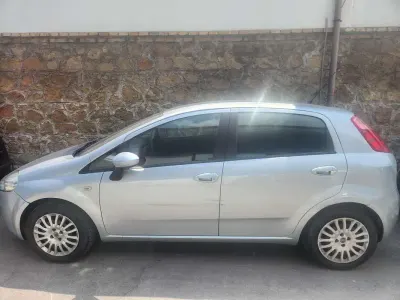 Usata Fiat Grande Punto Dynamic 77 CV (56 kW) 2009 Utilitaria