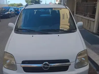 Usata Opel Agila 60 CV (44 kW) 2007 Bianco Monovolume