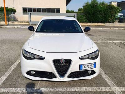 Usata Alfa Romeo Giulia Business 179 CV (131 kW) 2016 Bianco Berlina