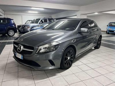 Usata Mercedes A180 109 CV (80 kW) 2015 Grigio Berlina