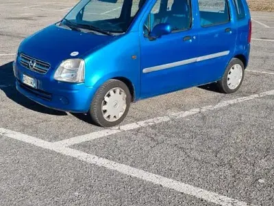Usata Opel Agila 75 CV (55 kW) 2002 Blu Berlina