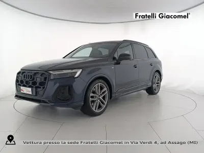 Usata Audi Q7 S-Line 286 CV (210 kW) 2025 Grigio waitomo metallizzato SUV