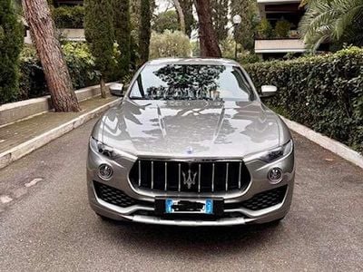 Usata Maserati Levante 250 CV (183 kW) 2017 Argento SUV