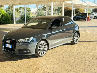 Usado Audi A1 Design 90 CV (66 kW) 2018 Gris Berlina