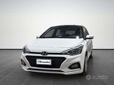 Käytetty Hyundai i20 75 HP (55 kW) 2019 Valkoinen Viistoperä