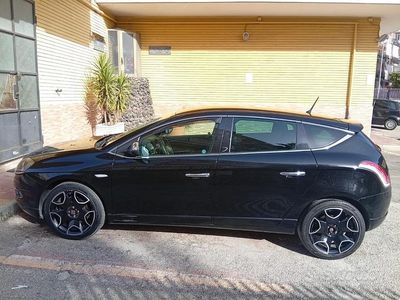 Usata Lancia Delta 190 CV (139 kW) 2011 Nero Utilitaria