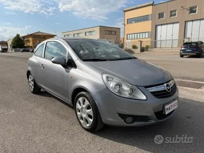Usata Opel Corsa 80 CV (58 kW) 2008 Bluazzurro Utilitaria