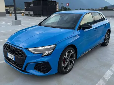 Usata Audi A3 Ambiente 245 CV (180 kW) 2023 Blu/azzurro Berlina