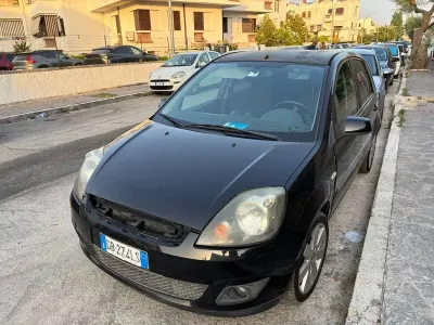 Usata Ford Fiesta Titanium 68 CV (50 kW) 2006 Nero Utilitaria