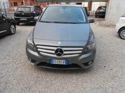 Usata Mercedes B180 Premium 109 CV (80 kW) 2014 Grigio Utilitaria