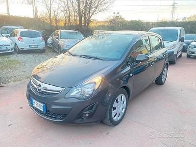 Grigio Usata 2015 Opel Corsa Berlina | 4899 € (Buon prezzo)
