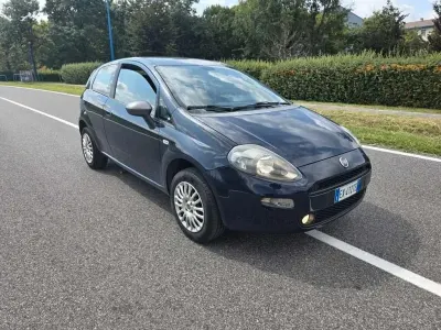 Usata Fiat Punto Evo 76 CV (55 kW) 2015 Blu Utilitaria