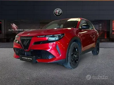 Usata Alfa Romeo Junior 136 CV (100 kW) 2024 Rosso SUV