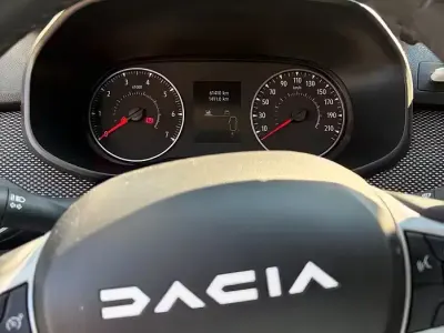 Usado Dacia Jogger Extreme 101 CV (74 kW) 2022 Negro Monovolumen