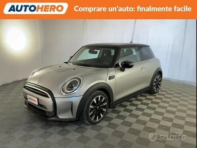 Begagnad Mini Cooper Essential 136 HK (100 kW) 2023 Grå Halvkombi