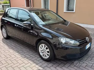Usata VW Golf VI 105 CV (77 kW) 2011 Nero Utilitaria