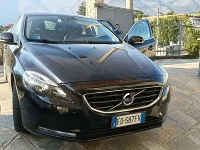 Usata Volvo V40 Ocean Race 120 CV (88 kW) 2016 Berlina