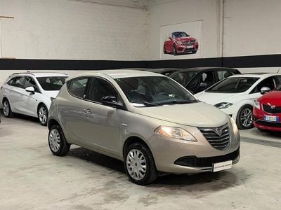 Begagnad Lancia Ypsilon Gold 85 HK (62 kW) 2013 Guld Halvkombi