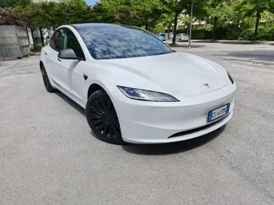Usata Tesla Model 3 Long Range AWD 152 kW (208 CV) 2024 Berlina