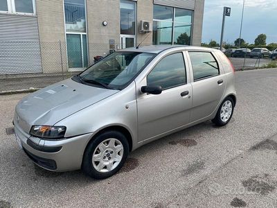 Usata Fiat Punto 60 CV (44 kW) 2002 Grigio Utilitaria