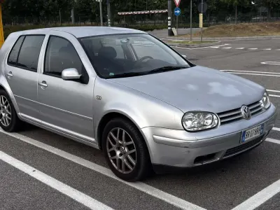 Usata VW Golf IV Highline 105 CV (77 kW) 2001 Grigio Berlina