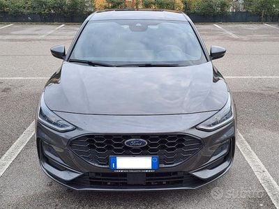 Usata Ford Focus ST-Line 120 CV (88 kW) 2022 Grigio Berlina